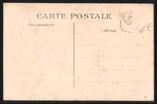 AK Ascoux /Loiret, La Grande Rue animée avec des habitants et des bâtiments historiques