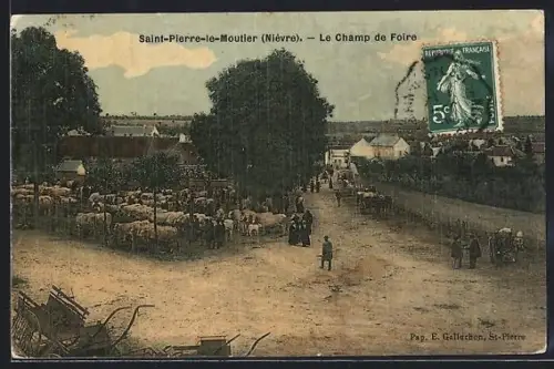 AK Saint-Pierre-le-Moutier /Nièvre, Le Champ de Foire