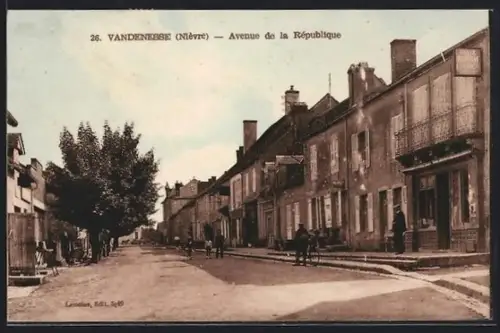 AK Vandenesse /Nièvre, Avenue de la République