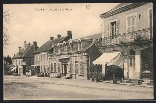 AK Fours, Le bas de la Place