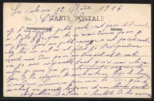 AK Denée /M-et-L, La Mairie avec voiture ancienne et habitants devant l`entrée