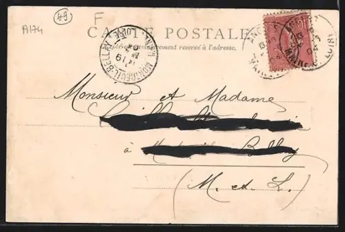 AK Montreuil-Bellay, Scène animée dans la rue principale du village