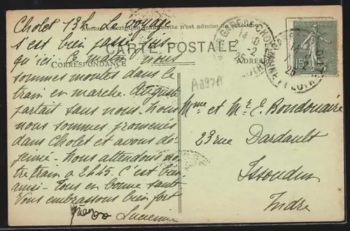 AK Châteauroux, Place du Marché aux Boeufs avec vue sur l`église en arrière-plan