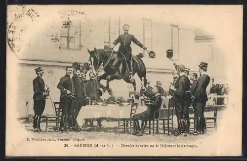 AK Saumur /M-et-L, Dernier convive ou le Déjeuner interrompu