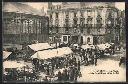 AK Angers, La Place de la République et les Halles