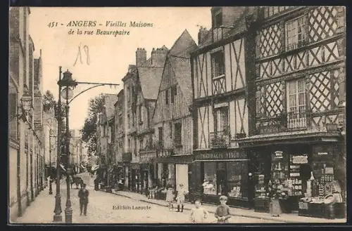 AK Angers, Vieilles Maisons de la rue Beaurepaire