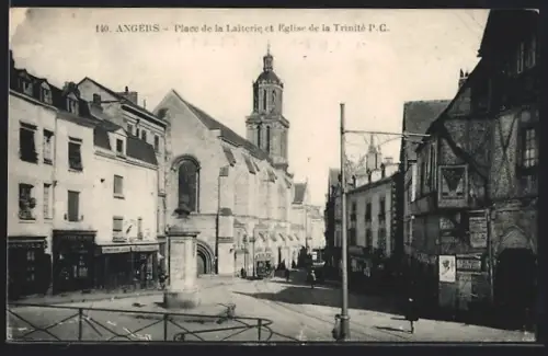 AK Angers, Place de la Laiterie et Église de la Trinité