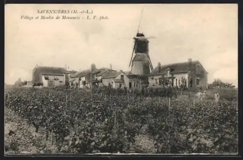 AK Savennières /M.-et-L., Village et Moulin de Moulasri