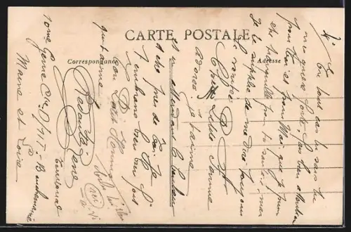 AK La Possonnière /M.-et-L., La Mairie avec voiture et vélos devant