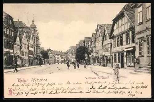 AK Uelzen, Veersser Strasse mit Passanten