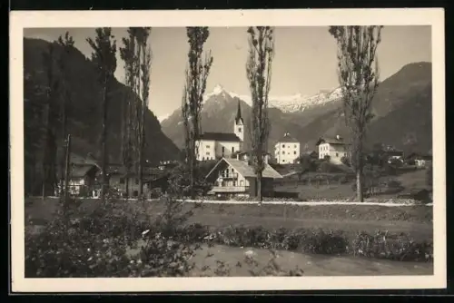 AK Kaprun, Ortsansicht gegen das Kitzsteinhorn