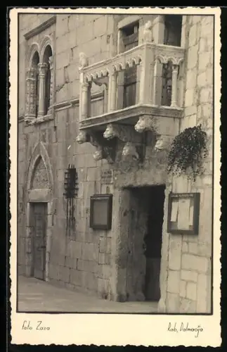 AK Rab, Motiv eines Balkons mit Wasserspeiern