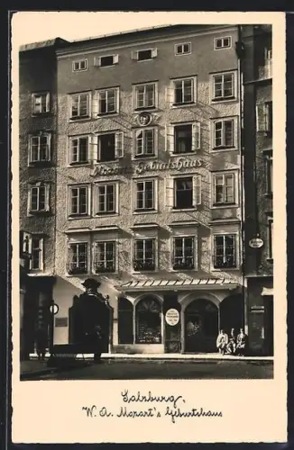 AK Salzburg, W. A. Mozart`s Geburtshaus mit Laden und Leuten
