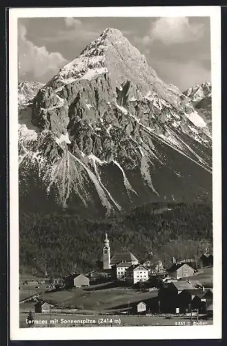 AK Lermoos, Ortspartie mit Kirche und Sonnenspitze