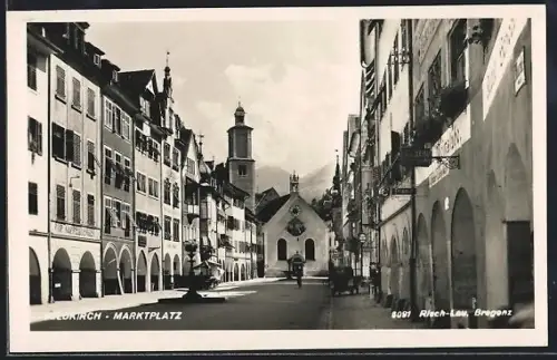 AK Feldkirch, Strassenpartie am Marktplatz mit Blick auf die Kirche