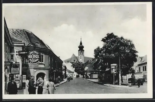 AK Wien, Grinzing, Strassenpartie mit Weingasthaus Hengl und Kirche