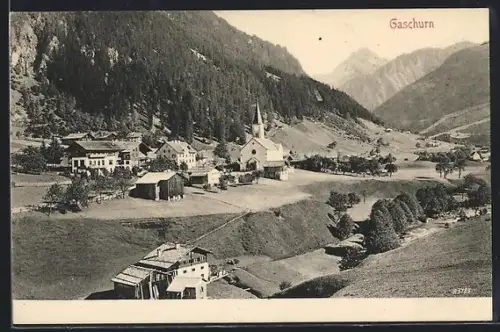 AK Gaschurn, Gesamtansicht mit Blick auf Berge