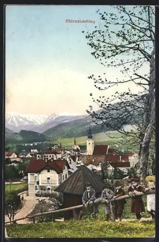 AK Mürzzuschlag, Teilansicht des Ortes mit Kindern und Gebirgspanorama