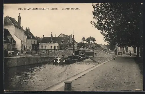 AK Châtillon-Coligny /Loiret, Le Pont du Canal avec péniche naviguant