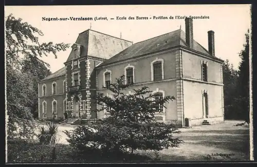AK Nogent-sur-Vernisson /Loiret, École des Barres, Pavillon de l`École Secondaire