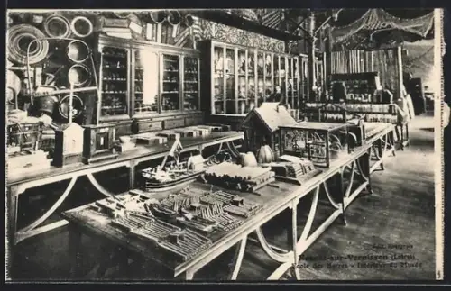 AK Nogent-sur-Vernisson /Loiret, École des barres, Intérieur du musée