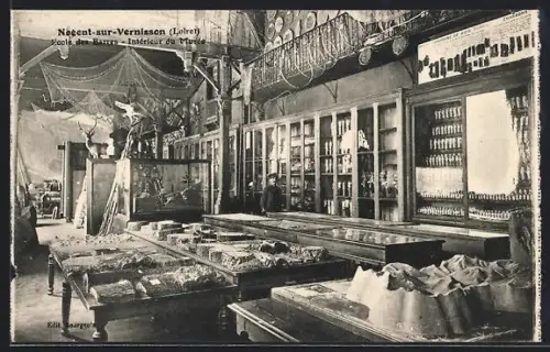 AK Nogent-sur-Vernisson /Loiret, Intérieur du Musée des bêtes et des terres