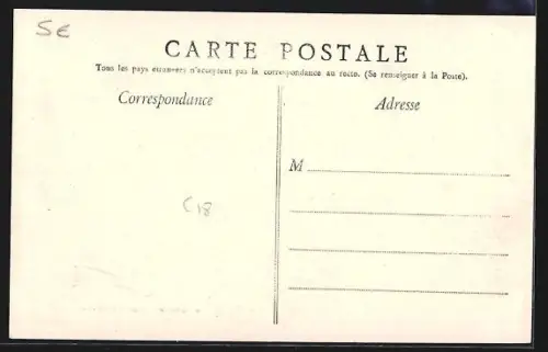 AK Orléans, Rue Royale animée avec passants et bâtiments élégants