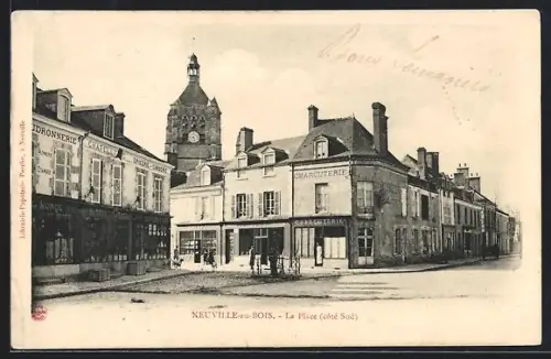 AK Neuville-aux-Bois, La Place, côté Sud, avec commerces et clocher en arrière-plan