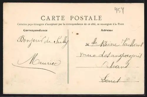 AK Sully-la-Chapelle, La Mairie et l`Église