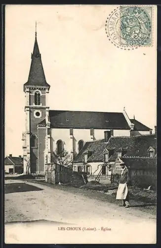 AK Les Choux /Loiret, Église et scène de rue avec une femme et des maisons voisines