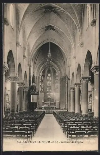 AK Saint-Macaire /M.-et-L., Intérieur de l`Église