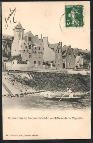 AK Saumur /M.-et-L., Château de la Vignolle et barque sur la rivière