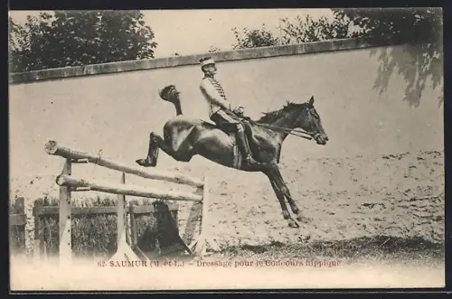 AK Saumur /M.-et-L., Dressage pour le concours hippique