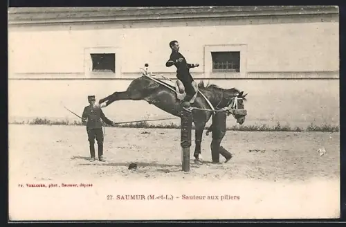 AK Saumur /M-et-L, Sauteur aux piliers