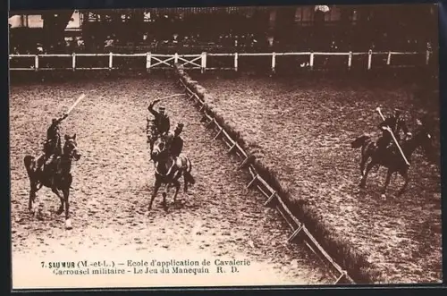 AK Saumur /M.-et-L., École de Cavalerie, Carrousel militaire, Le Jeu du Manequin