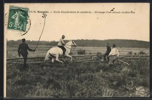 AK Saumur, École d`application de cavalerie, Dressage d`un cheval récalcitrant