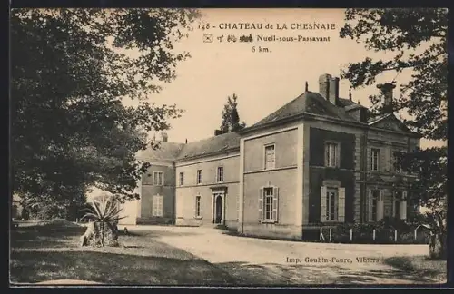 AK Nueil-sous-Passavant, Château de la Chesnaie entouré d`arbres majestueux