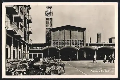 AK Arnhem, Station, Eingang zum Bahnhof