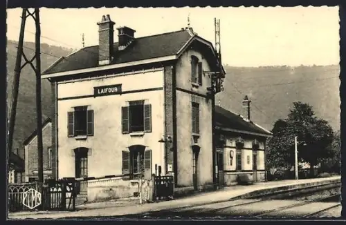 AK Laifour /Ardennes, La Gare, Bahnhof