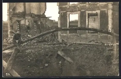 AK Gauzeaucourt, Das zerschossene Bahnhofsgebäude