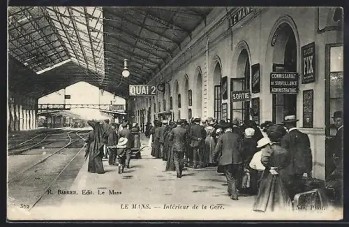 AK Le Mans, Interieur de la Gare, Reisende auf dem Bahnsteig