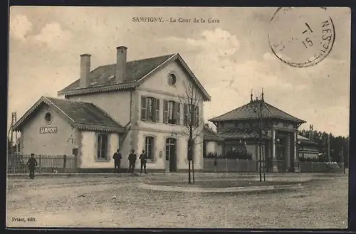 AK Sampigny, La Cour de la Gare