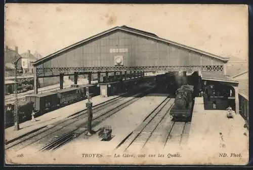 AK Troyes, La Gare, vue sur les Quais