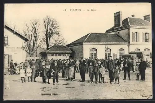 AK Fismes, La Gare mit Anwohnern
