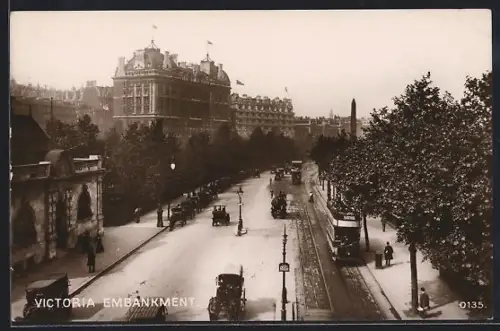AK London, Victoria Embankment with tramway, Strassenbahn