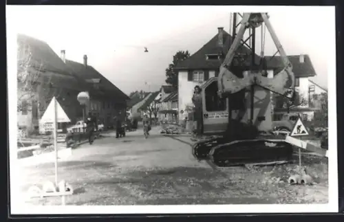 Foto-AK Kloten, Bagger beim Strassenbau