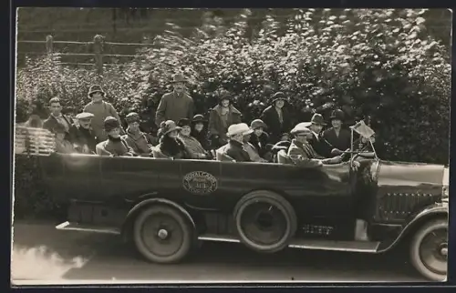 Foto-AK Torquay, Coach of the Royal Cars, Autobus