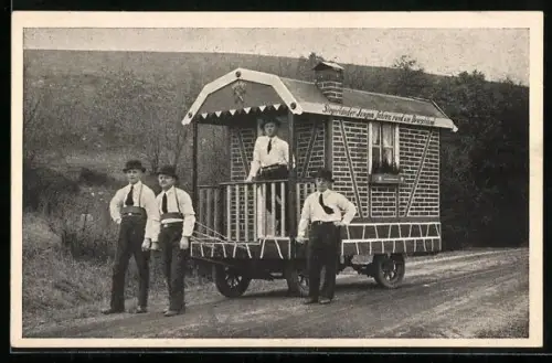 AK Eiserfeld, Siegerländer Jungen mit ihrem Haus auf Rädern
