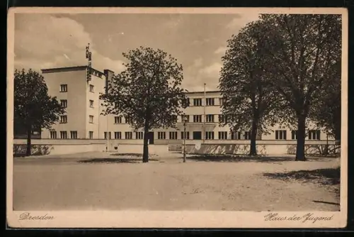 AK Dresden-Strehlen, Haus der Jugend am Strehlener Platz
