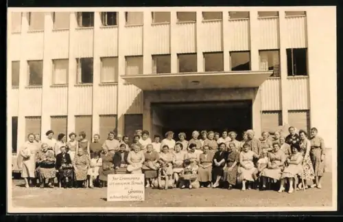 Foto-AK Eiserfeld, Gruppenfoto zum Besuch der Bettenfabrik Grimm